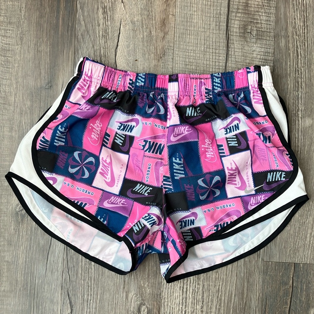 Medium Nike Short